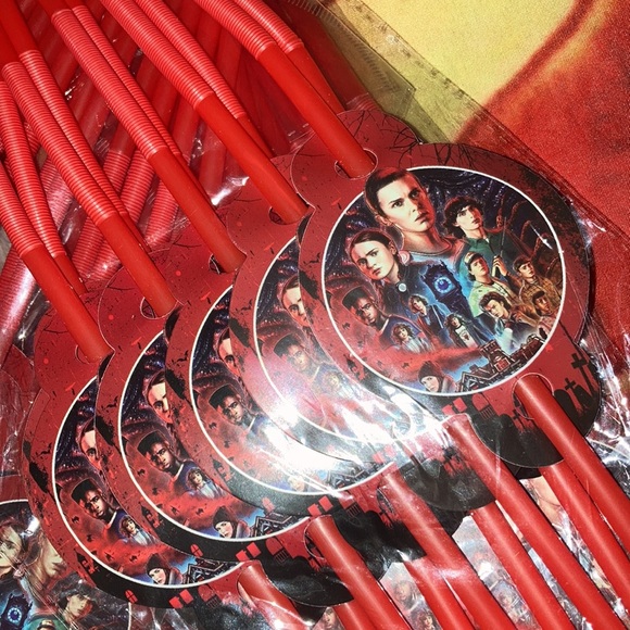 Stranger Things birthday party in a bag. - Picture 11 of 14